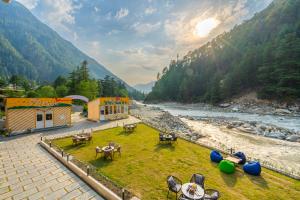 the social stays kasol