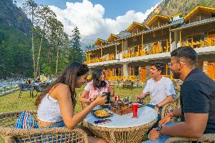 the social stays kasol