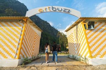 the social stays kasol