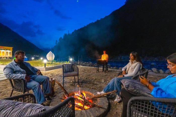 the social stays kasol