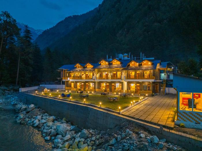 the social stays kasol