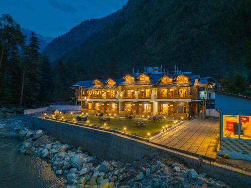 the social stays kasol