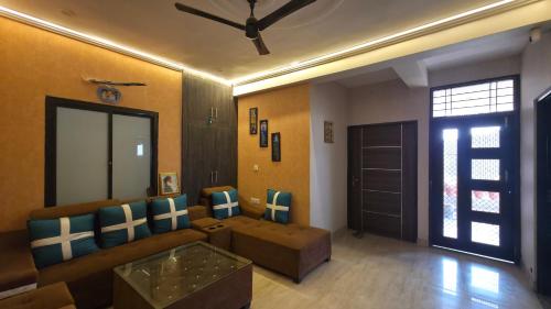 luxury room set osho villa