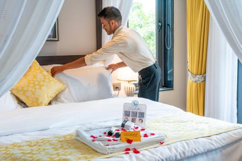 Aura Luxury Stays,,3 star