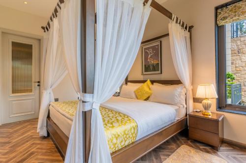 Aura Luxury Stays,,3 star