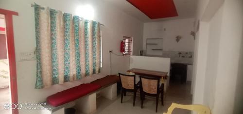 Hotel Five Laurels,,3 star