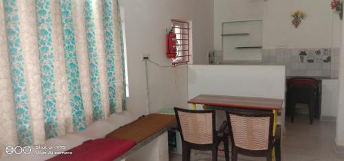 Hotel Five Laurels,,3 star