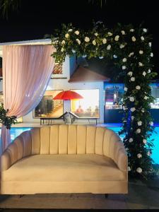 the whispering palms resort