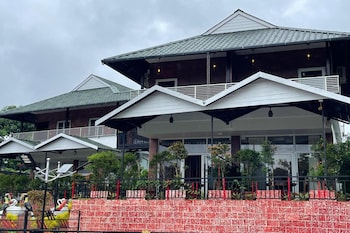 ayurgem ayurveda yoga and wellness retreat