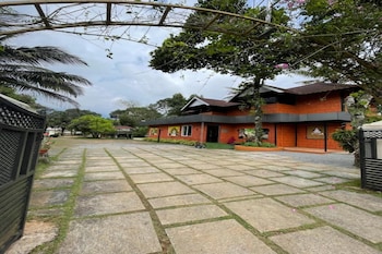 ayurgem ayurveda yoga and wellness retreat
