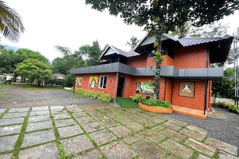 ayurgem ayurveda yoga and wellness retreat