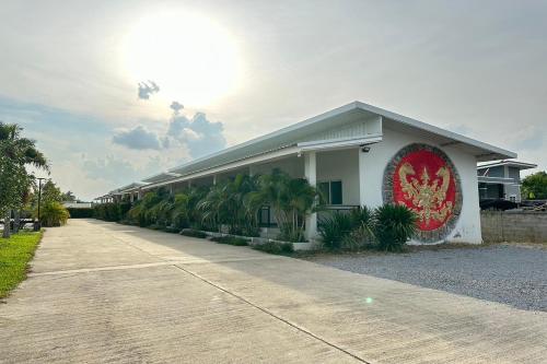 the white house pandn hotel chiang rai