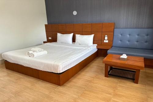 the white house pandn hotel chiang rai