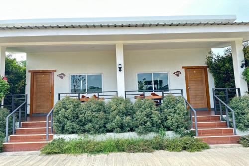 the white house pandn hotel chiang rai