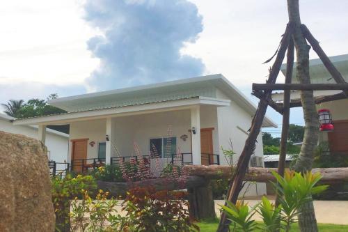 the white house pandn hotel chiang rai