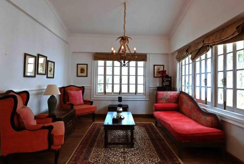 chhota haazri by the rajbari bawali