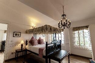 chhota haazri by the rajbari bawali