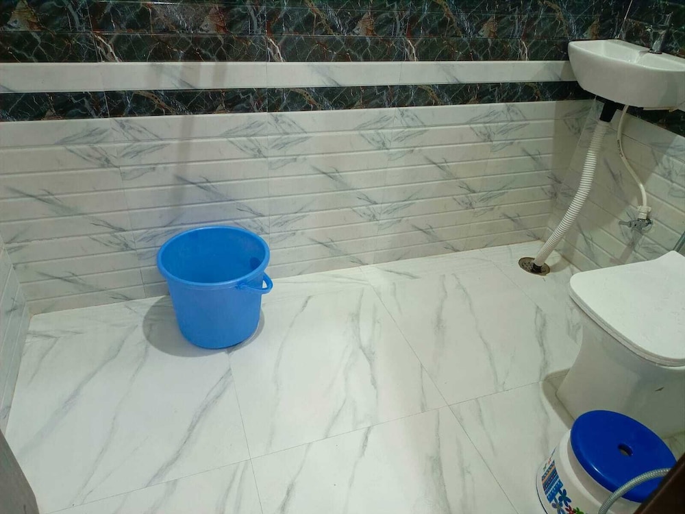 shri girraj residency