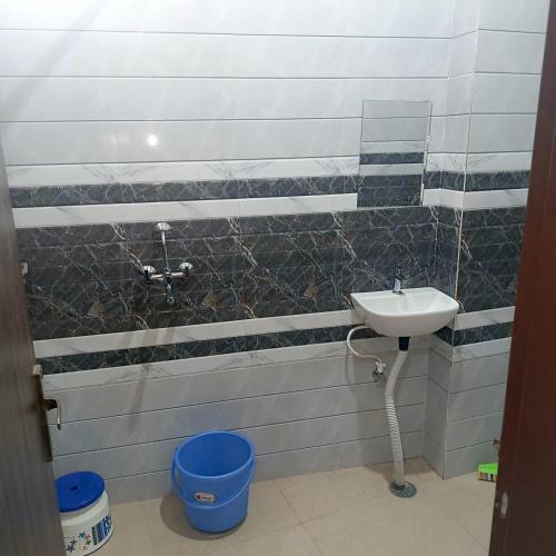 shri girraj residency