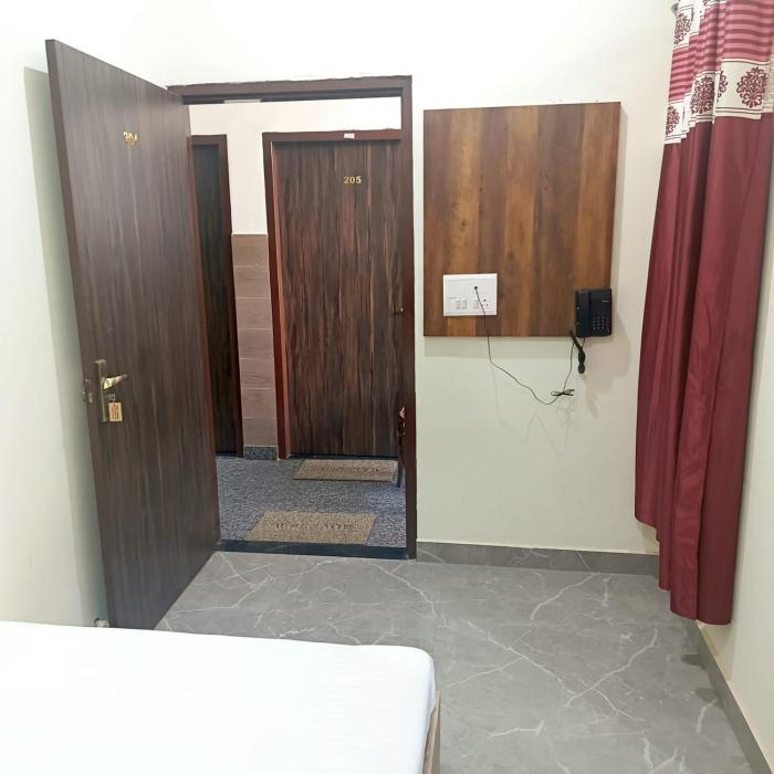 shri girraj residency