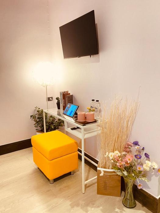 triple j hotel trang
