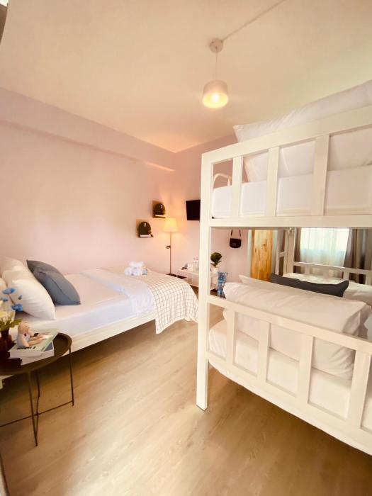 triple j hotel trang