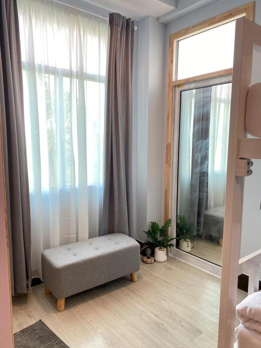 triple j hotel trang