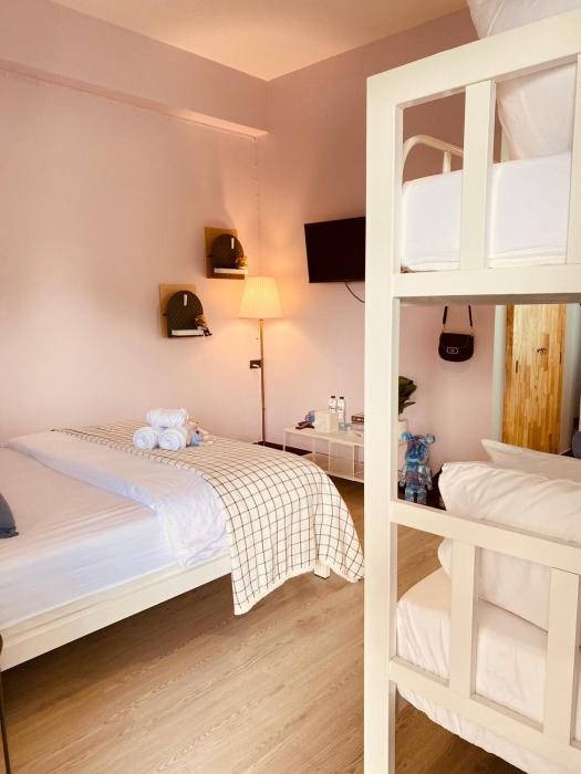 triple j hotel trang