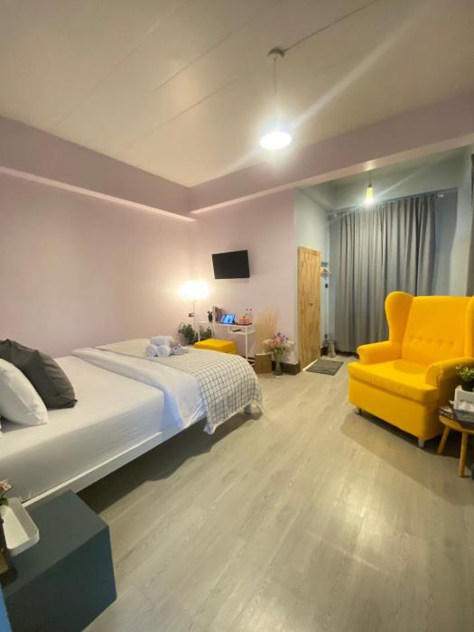 triple j hotel trang