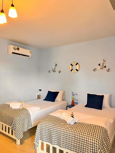 triple j hotel trang