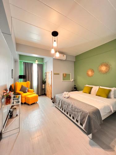 triple j hotel trang
