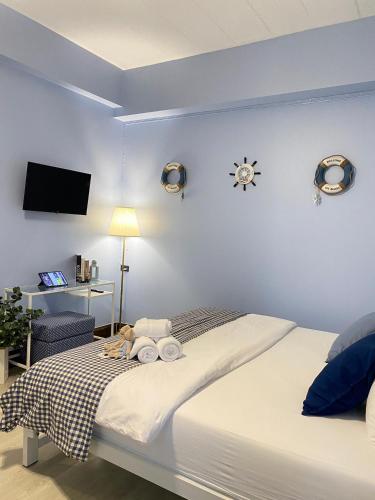 triple j hotel trang
