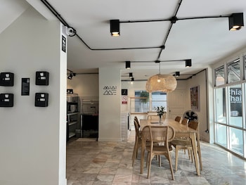 Mini-Me Hubs - Charm Suites In Old City,,3 star