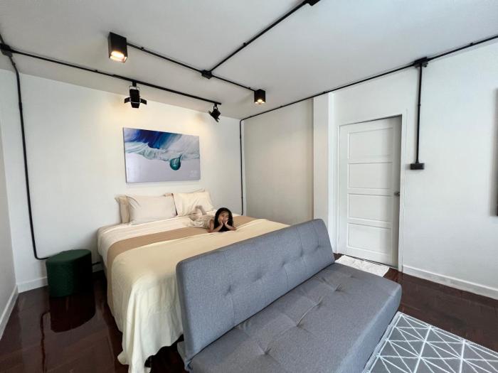 mini me hubs charm suites in old city