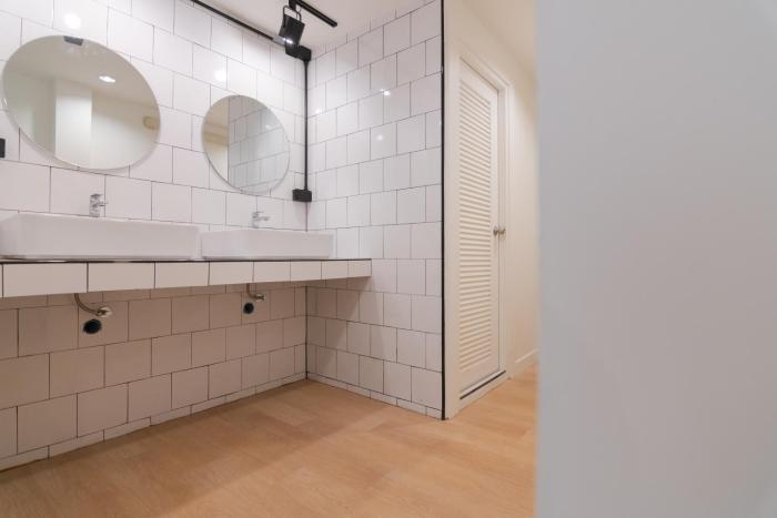 mini me hubs charm suites in old city