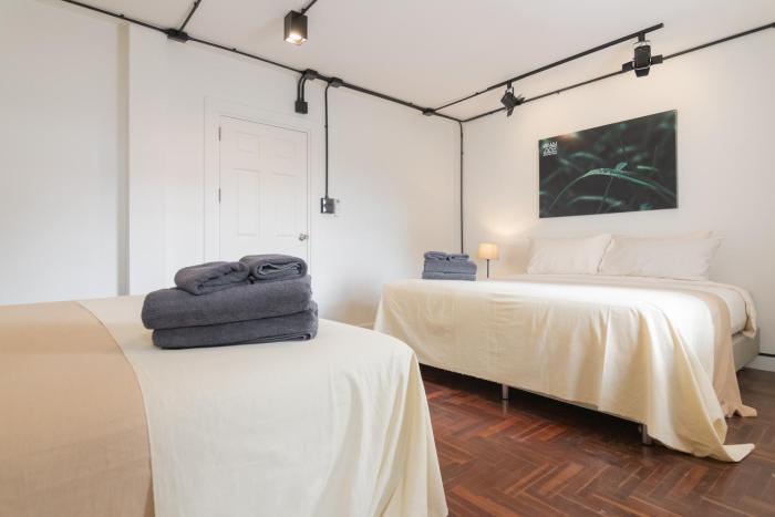 mini me hubs charm suites in old city