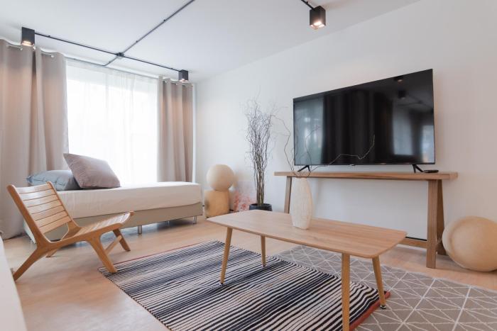 mini me hubs charm suites in old city