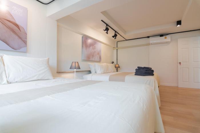 mini me hubs charm suites in old city