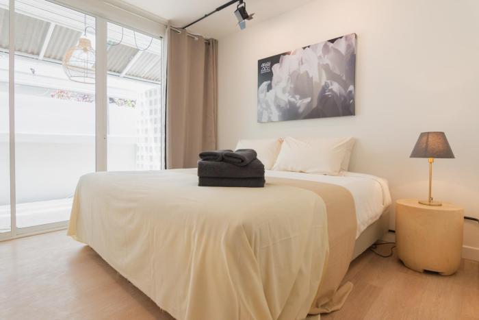 mini me hubs charm suites in old city