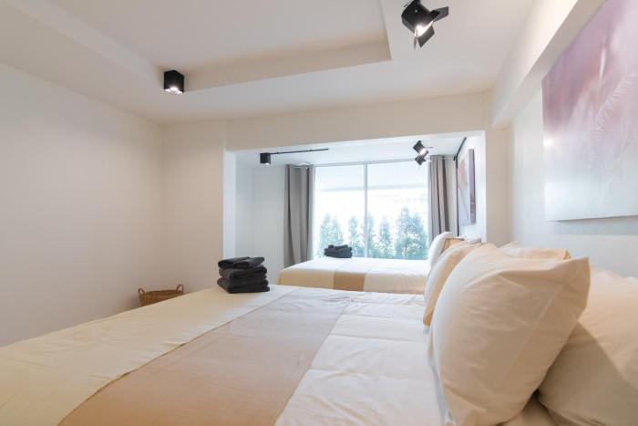 mini me hubs charm suites in old city