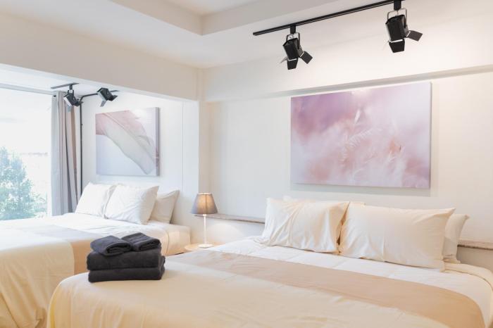 mini me hubs charm suites in old city