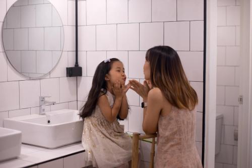 mini me hubs charm suites in old city