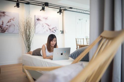 mini me hubs charm suites in old city