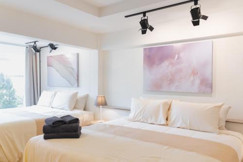 mini me hubs charm suites in old city