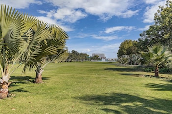 priya living flower valley