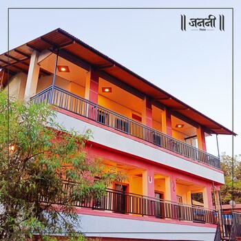 janani niwas matheran