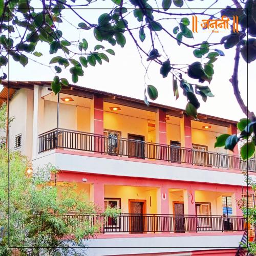 Janani Niwas Matheran,,2 star