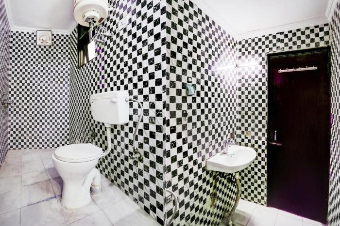 hotel o silver key kd plaza near saket metro station