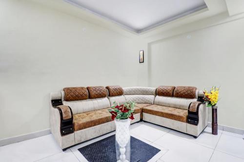 super hotel o sri harshitha grand near zudio star bazaar kundalhalli gate