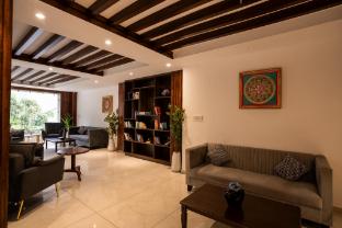 alt life luxe himalayan crown mcelodganj